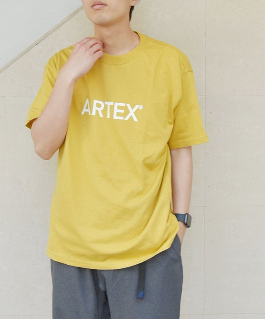 【SHIPS any別注】ARTEX: 【ユニセックス】プリント ロゴ 半袖 Tシャツ