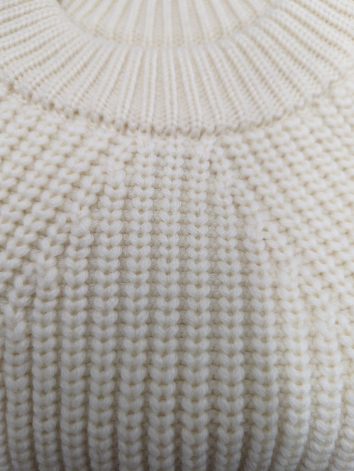 BATONER:SALAH AZE KNIT PO