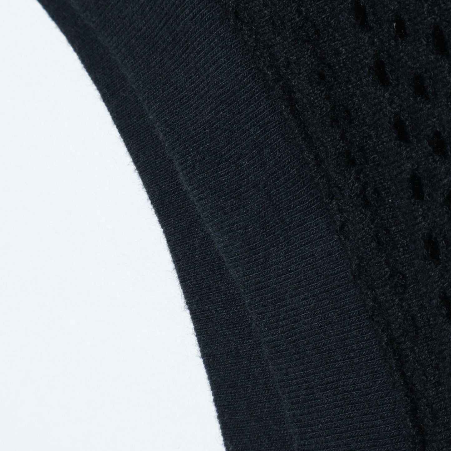 【WEB限定】〈手洗い可能〉アイレット クルーネック プルオーバー