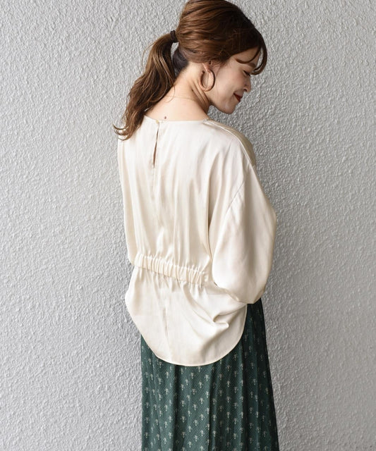 〈手洗い可能〉サテンドルマンブラウス