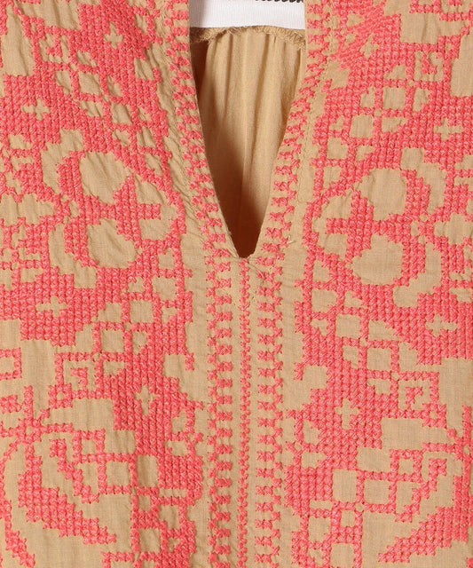 SARA MALLIKA:刺繍ギャザーワンピース