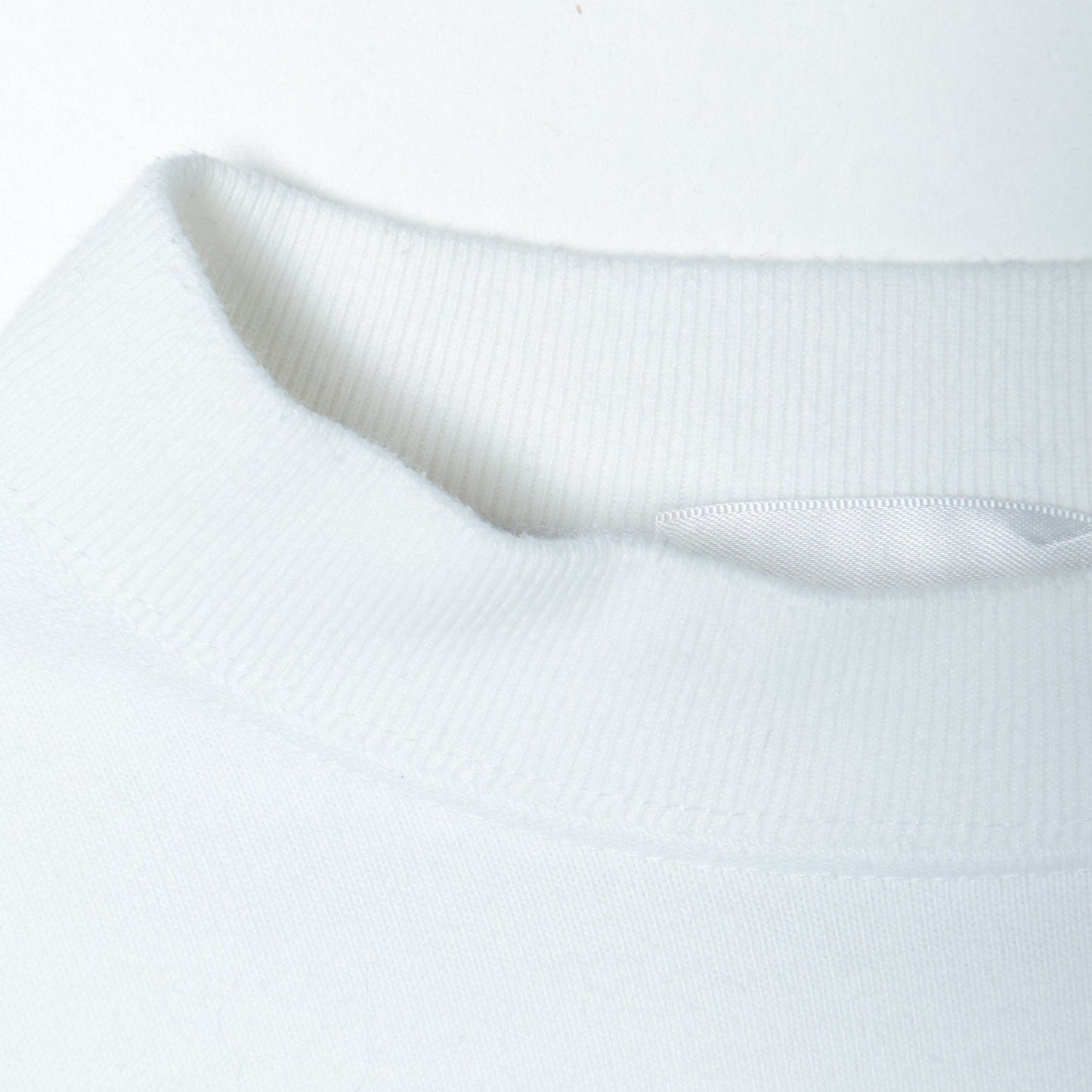 【SHIPS別注】THYARD: ロングスリーブ スウェットプルオーバー