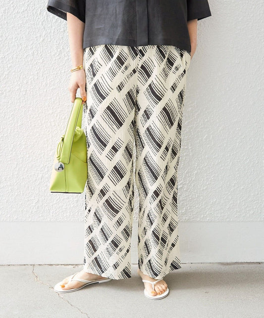 〈手洗い可能〉Deveaux モノトーン プリント パンツ