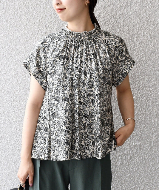 〈手洗い可能〉DEVEAUX フレンチスリーブブラウス