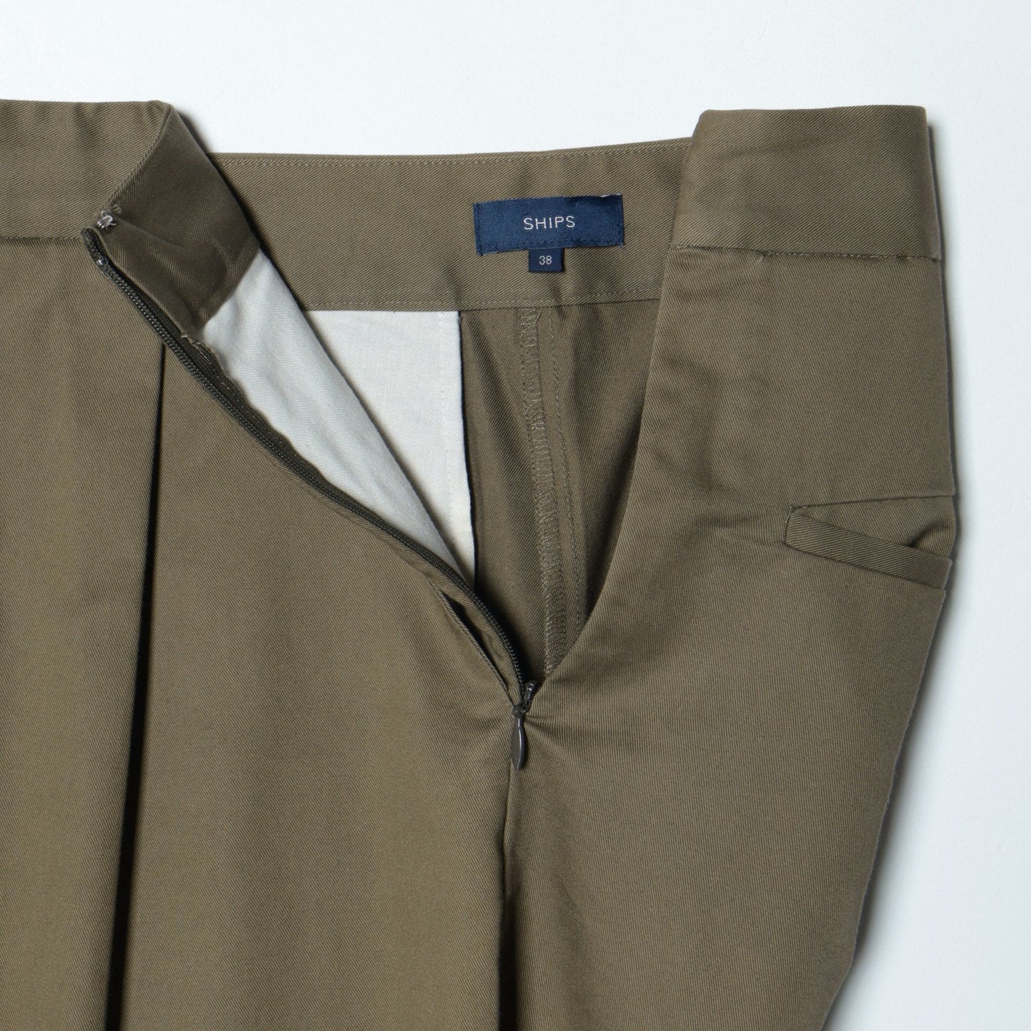 SHIPS:WIDE CROPPED PT OLIVE