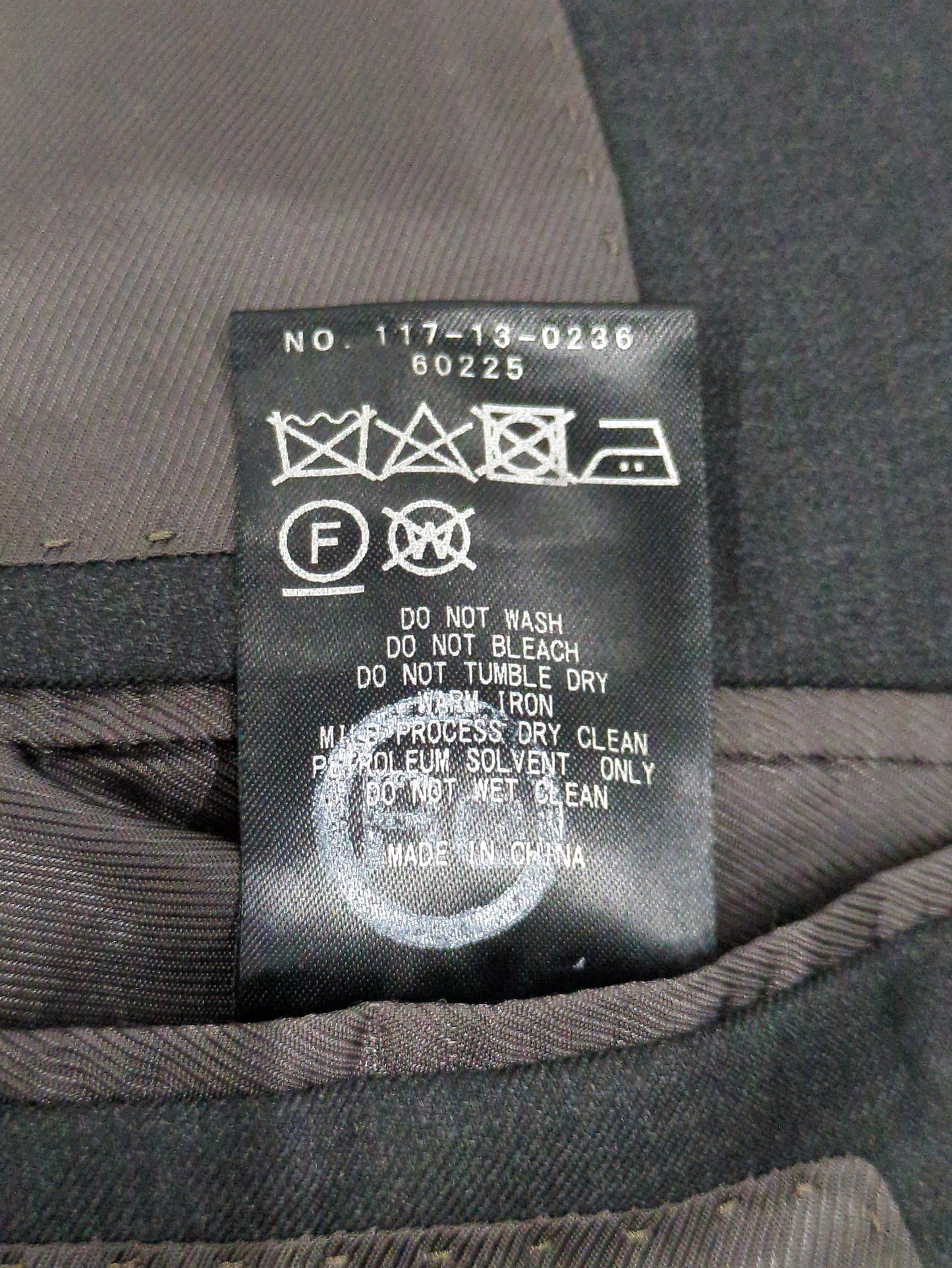 SHIPS: LORO PIANA FABRIC オーストラリス 無地 S3B スーツ