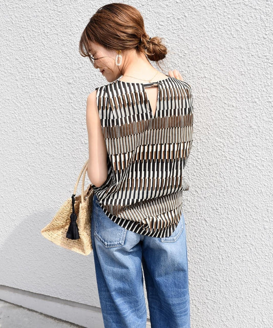 〈手洗い可能〉ストライププリントノースリーブブラウス
