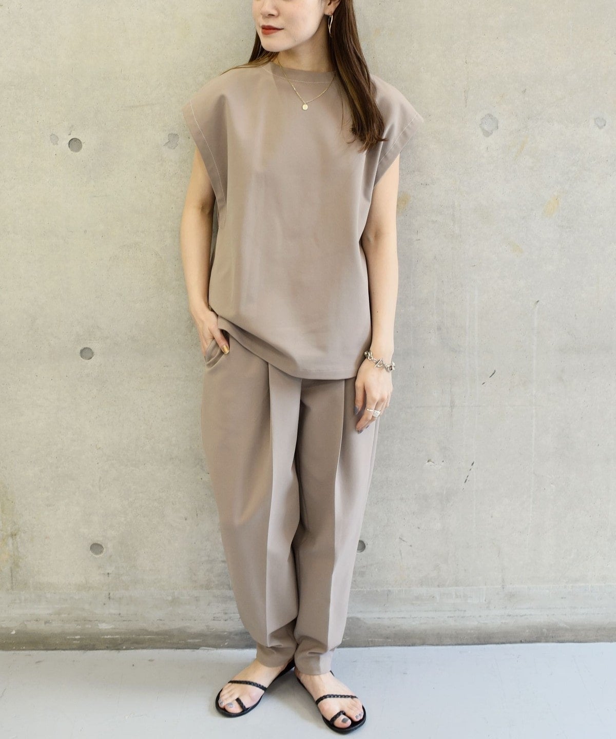 Wai+:バックフルジッププルオーバー