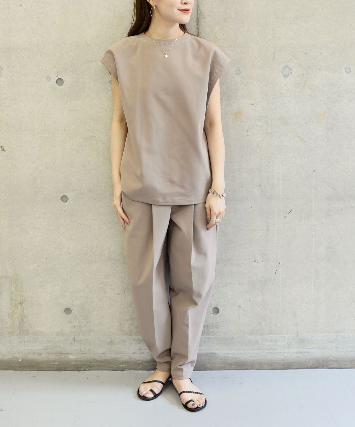 Wai+:バックフルジッププルオーバー