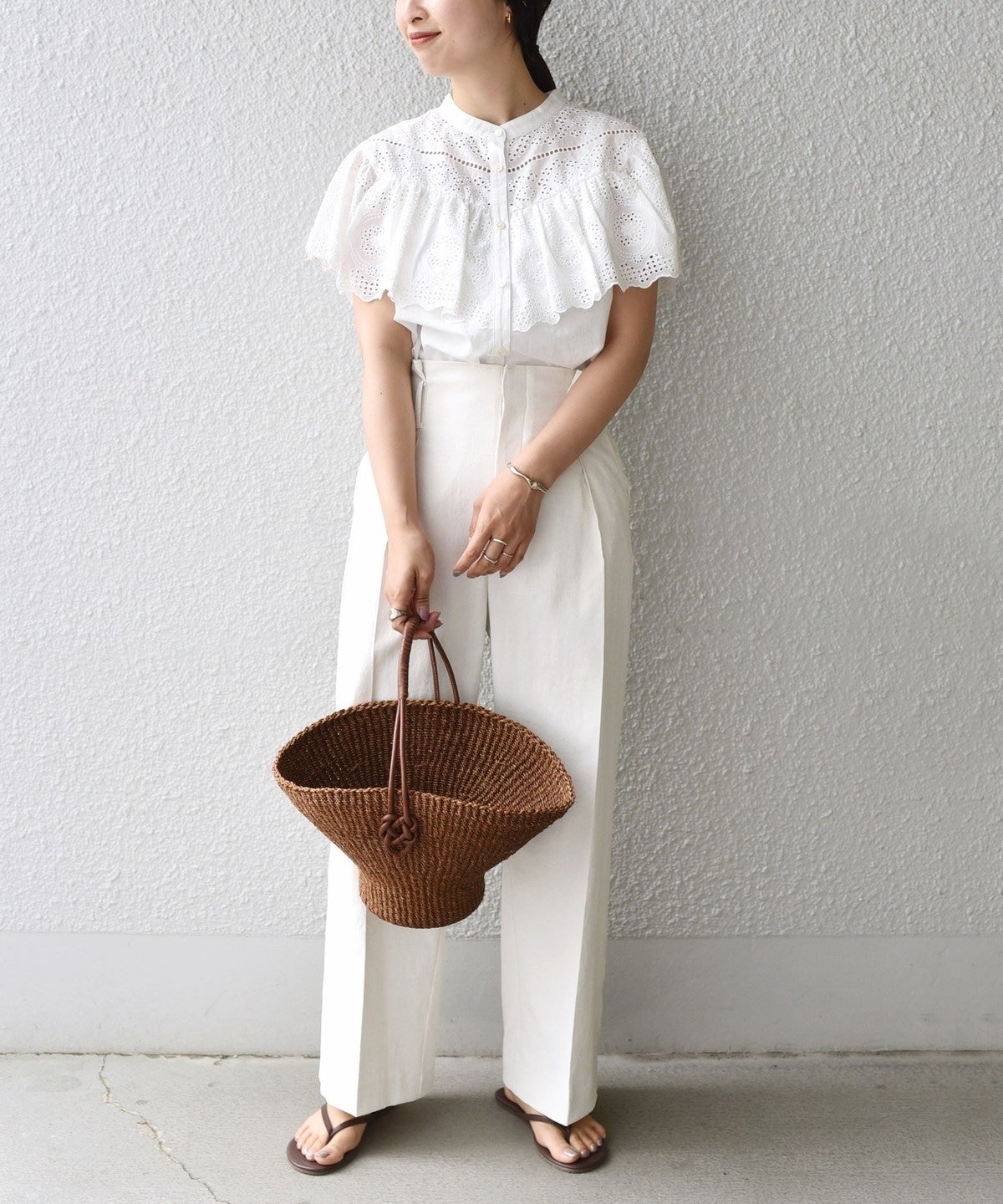 〈手洗い可能〉オリジナルレース刺繍フリルブラウス