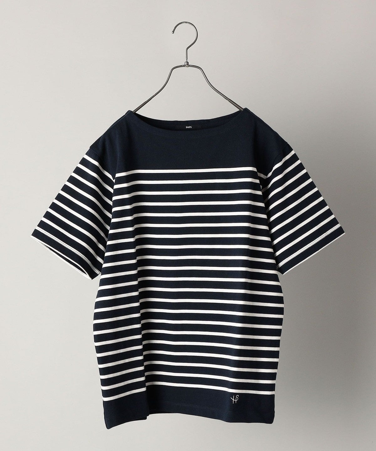 【WEB限定】SHIPS: ワンポイント ロゴ ジャージー ボーダー ボートネック Tシャツ