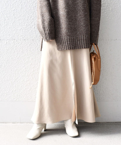 スリットロングスカート