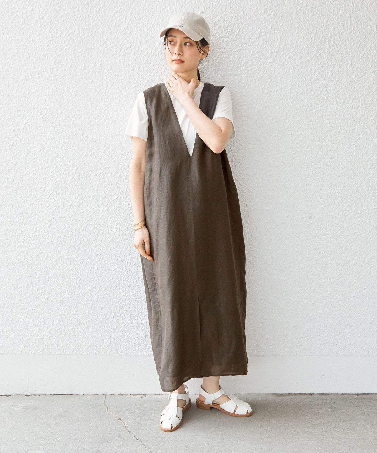 〈手洗い可能〉サフィラン リネン Vネック ワンピース