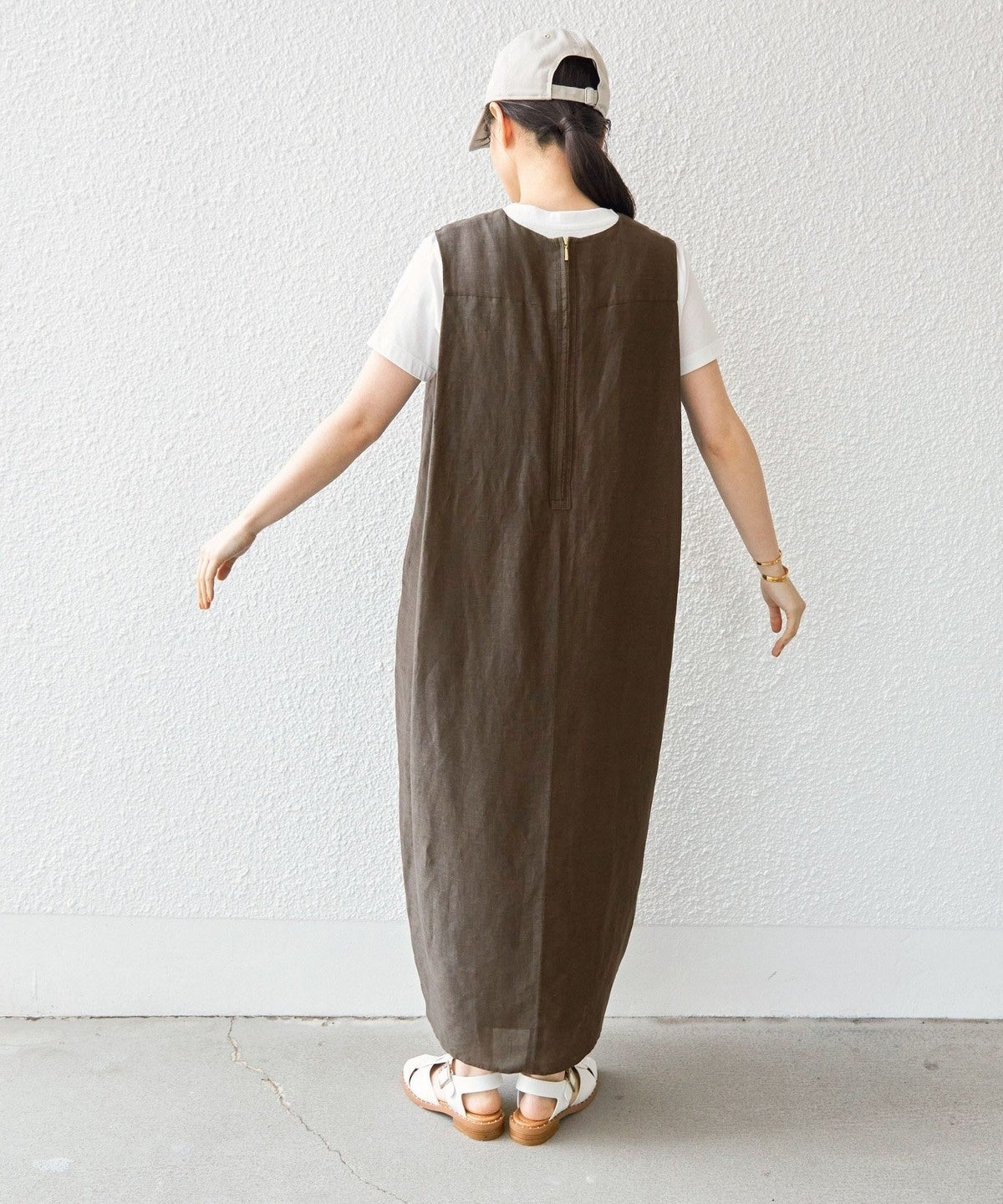 〈手洗い可能〉サフィラン リネン Vネック ワンピース