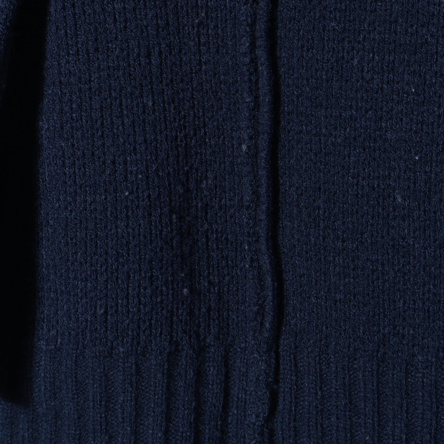 【SHIPS別注】LOGAN KNITTING MILLS: Vネック パッチ カーディガン