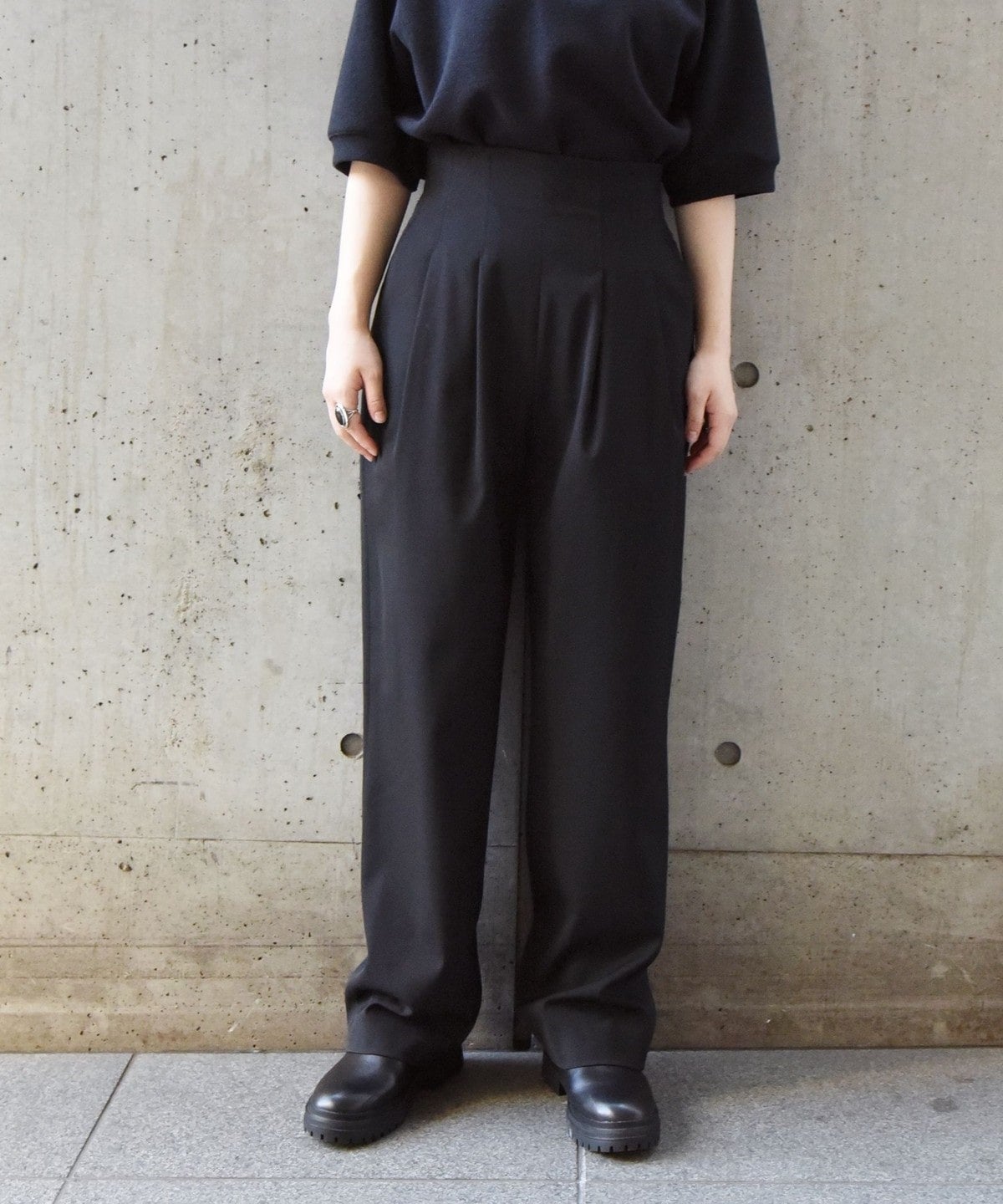 Wai+:2タックプリーツハイウエストスラックス