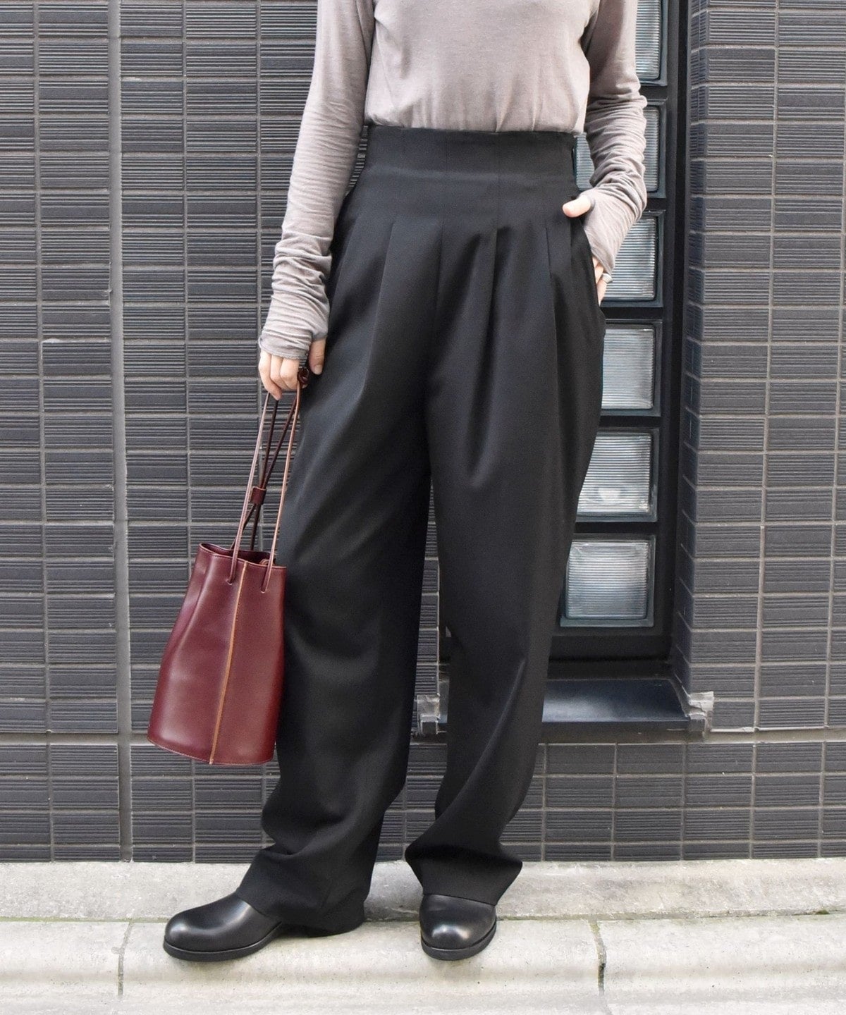 Wai+:2タックプリーツハイウエストスラックス