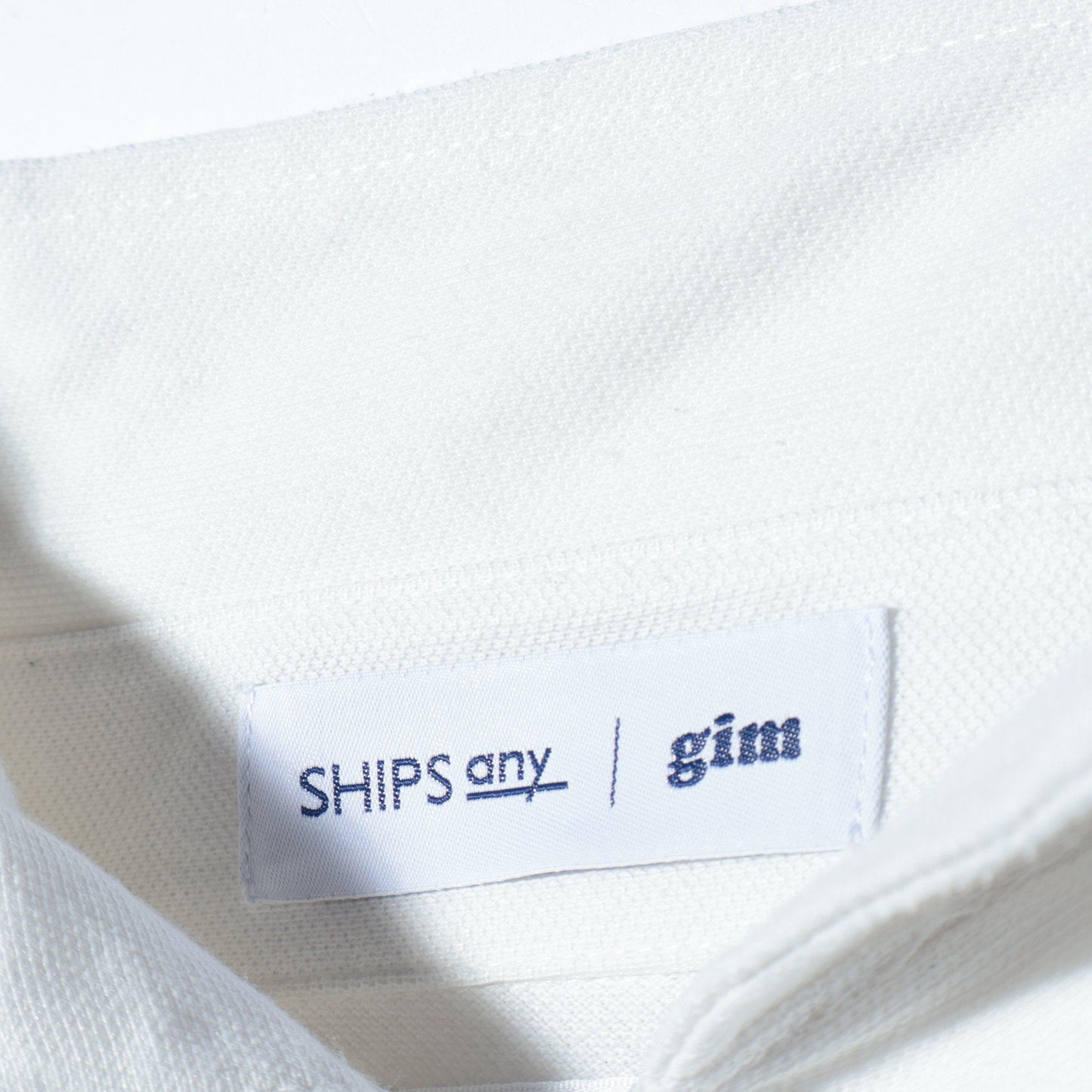 【SHIPS any 別注】gim×DR.C医薬 ハイドロ銀チタン 加工 スキッパー ポロシャツ
