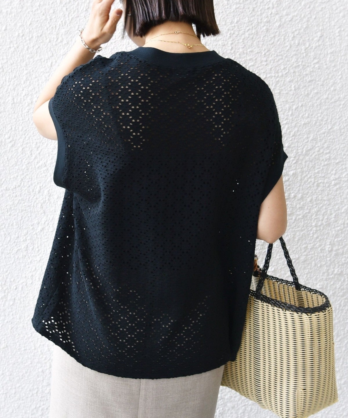 【WEB限定】〈手洗い可能〉アイレット クルーネック プルオーバー