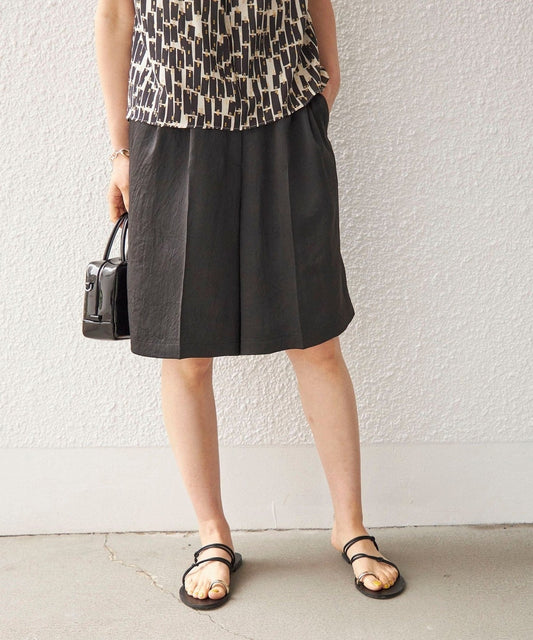 〈手洗い可能〉アセテート サテン タック ショーツ