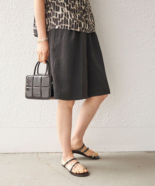 〈手洗い可能〉アセテート サテン タック ショーツ