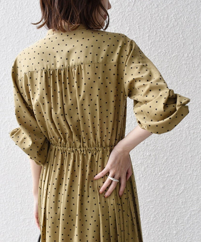 【WEB限定】〈手洗い可能〉ドット / 花柄 バンドカラー サイド プリーツ ワンピース