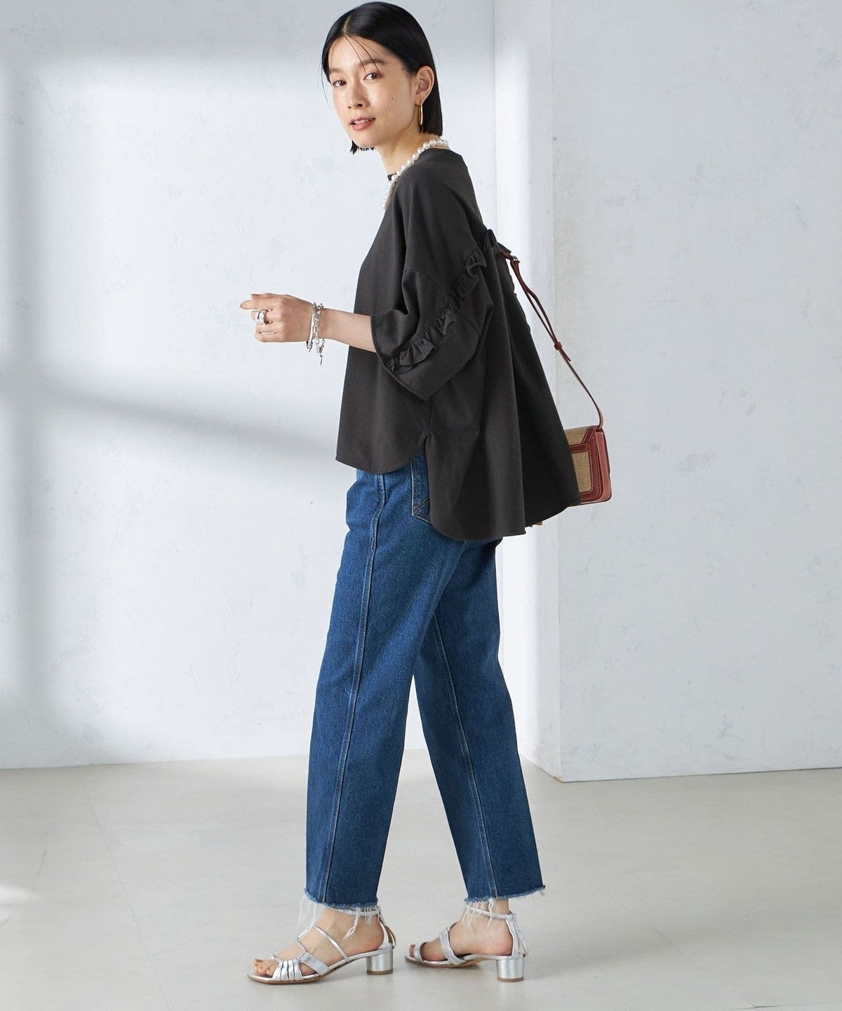 〈洗濯機可能〉バック フリル 半袖 Tシャツ