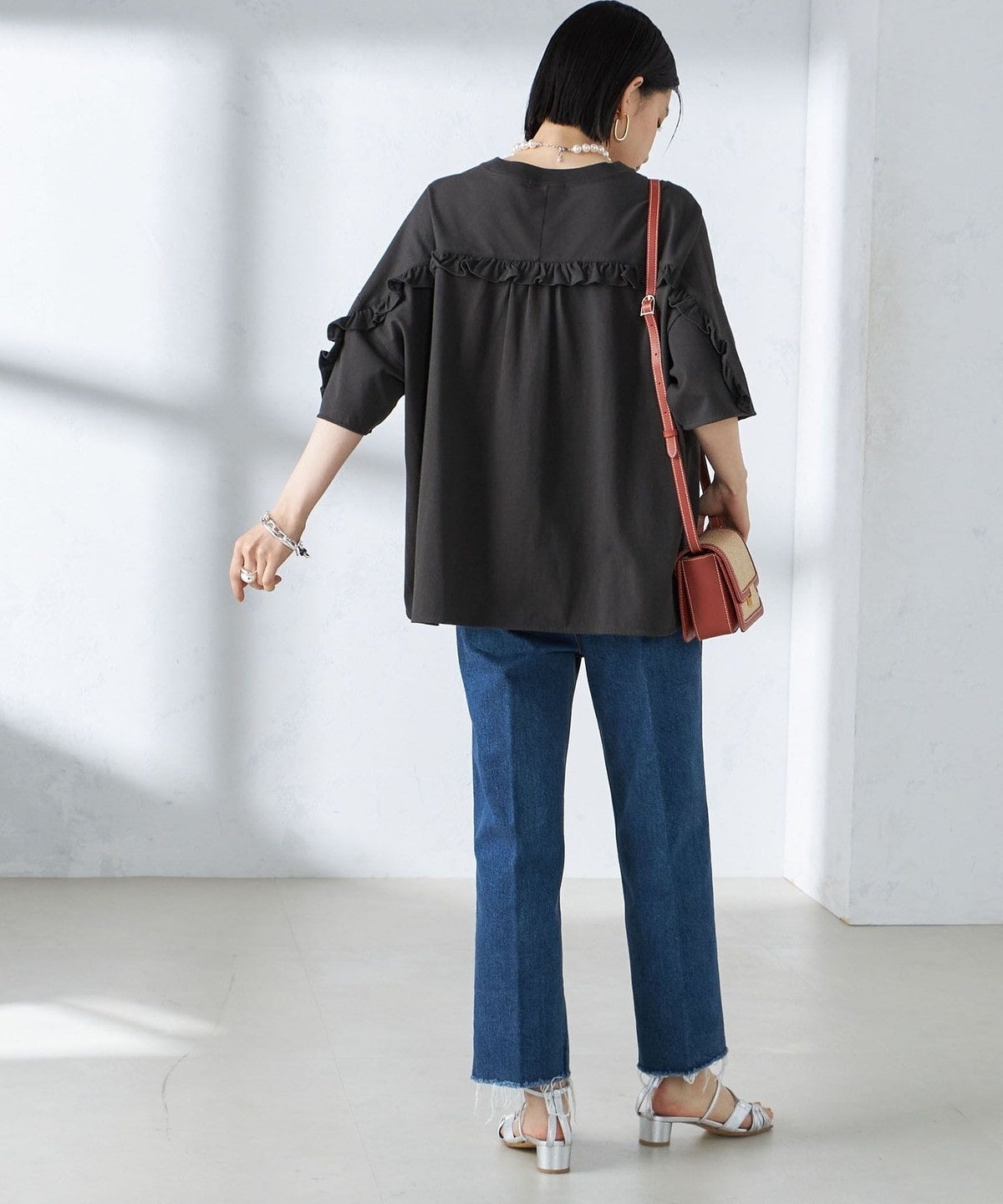 〈洗濯機可能〉バック フリル 半袖 Tシャツ