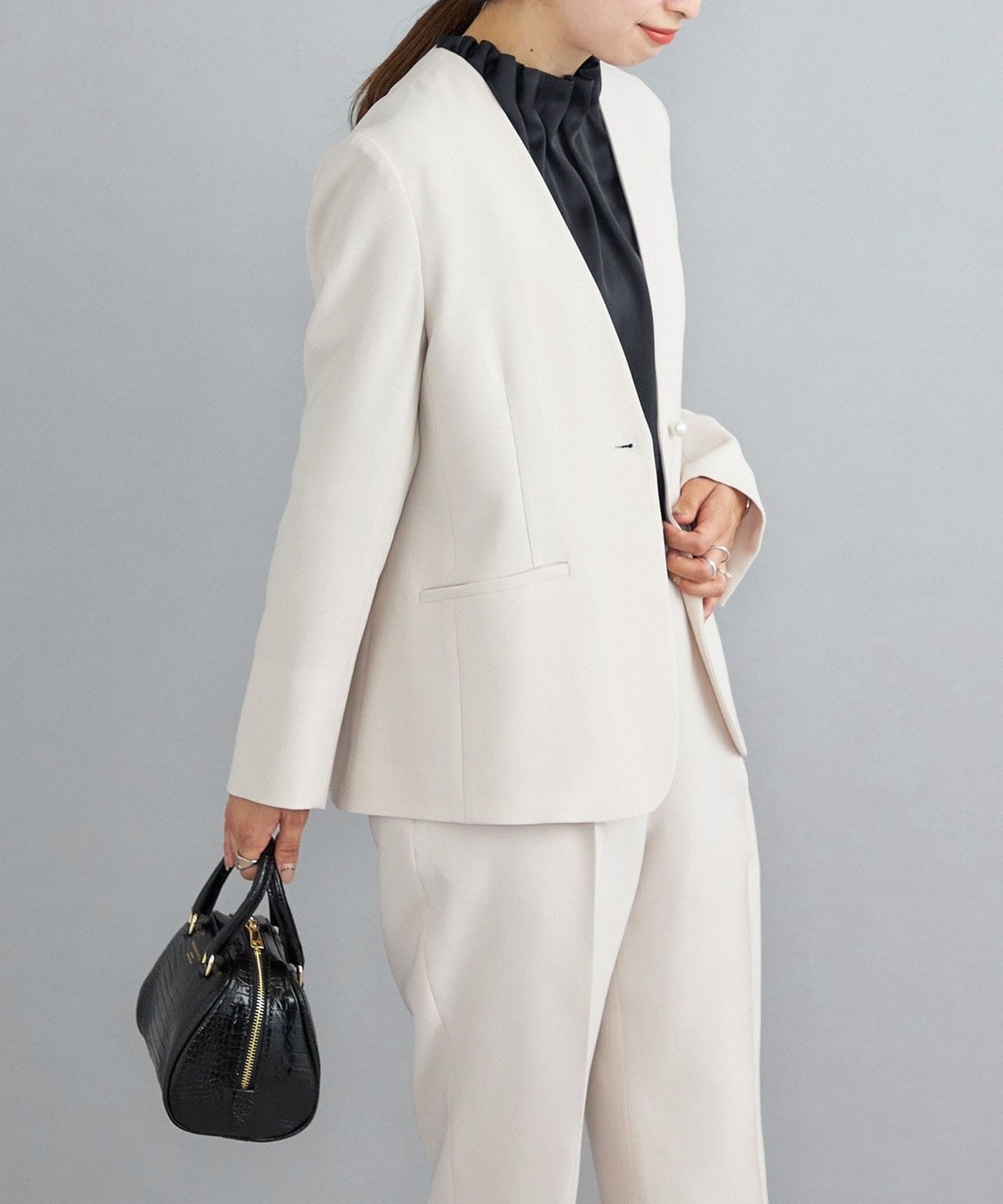 〈手洗い可能〉パールモチーフボタン バックフレアジャケット