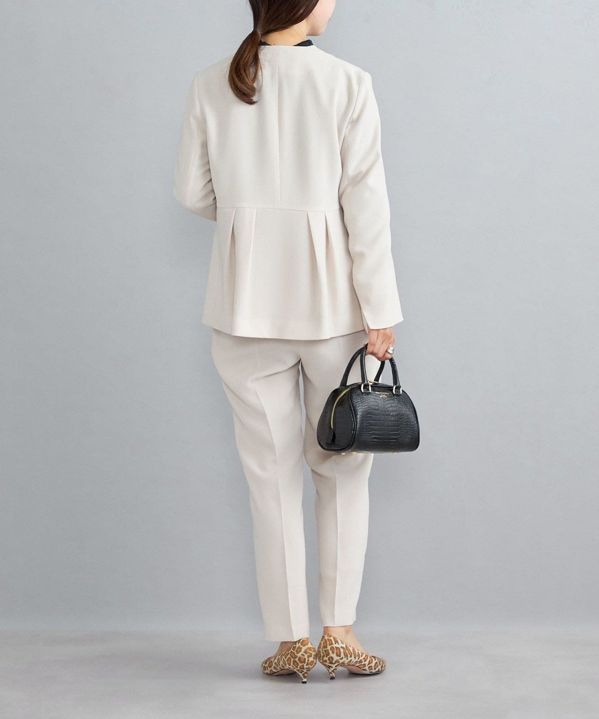 〈手洗い可能〉パールモチーフボタン バックフレアジャケット