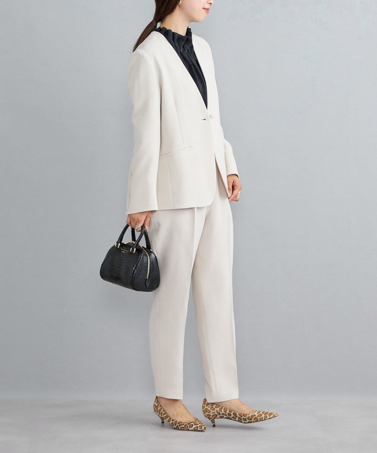 〈手洗い可能〉パールモチーフボタン バックフレアジャケット