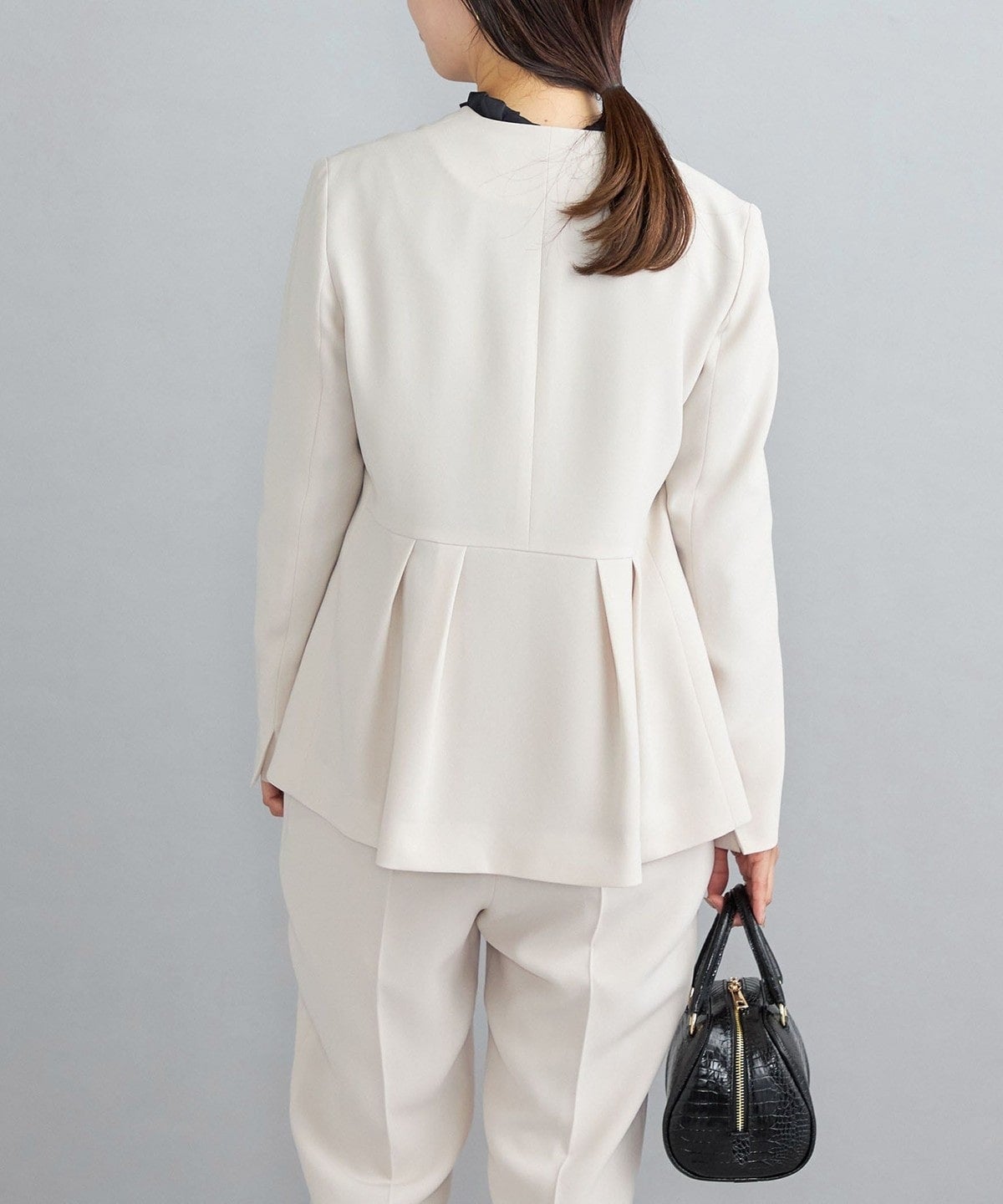 〈手洗い可能〉パールモチーフボタン バックフレアジャケット