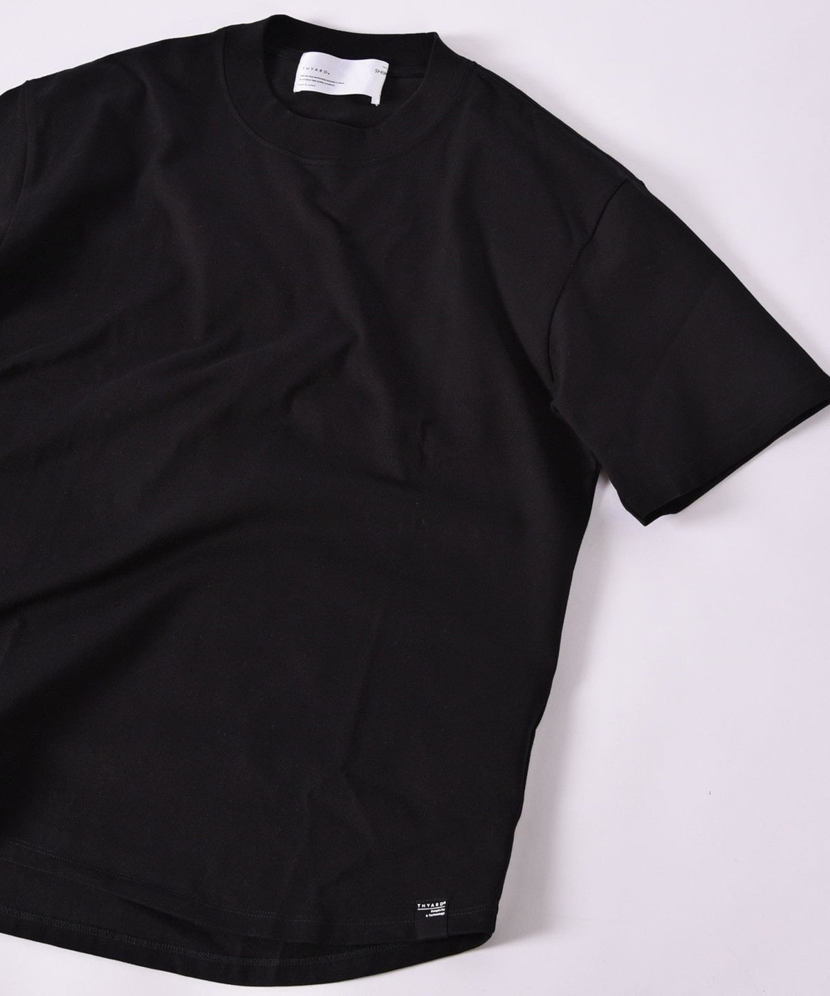 【SHIPS別注】THYARD: ラウンドテール クルーネック プルオーバー Tシャツ
