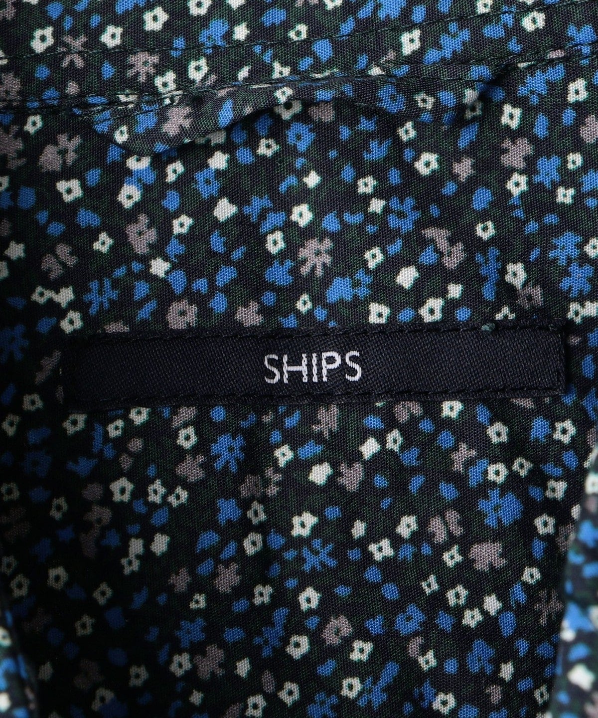 SHIPS: ブロード モチーフプリント セミワイドカラーシャツ