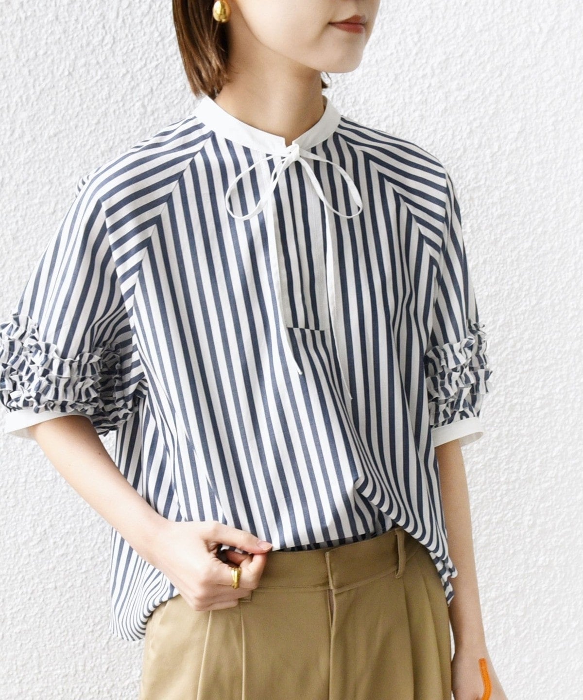 【WEB限定】〈手洗い可能〉袖 フリル デザイン ブラウス