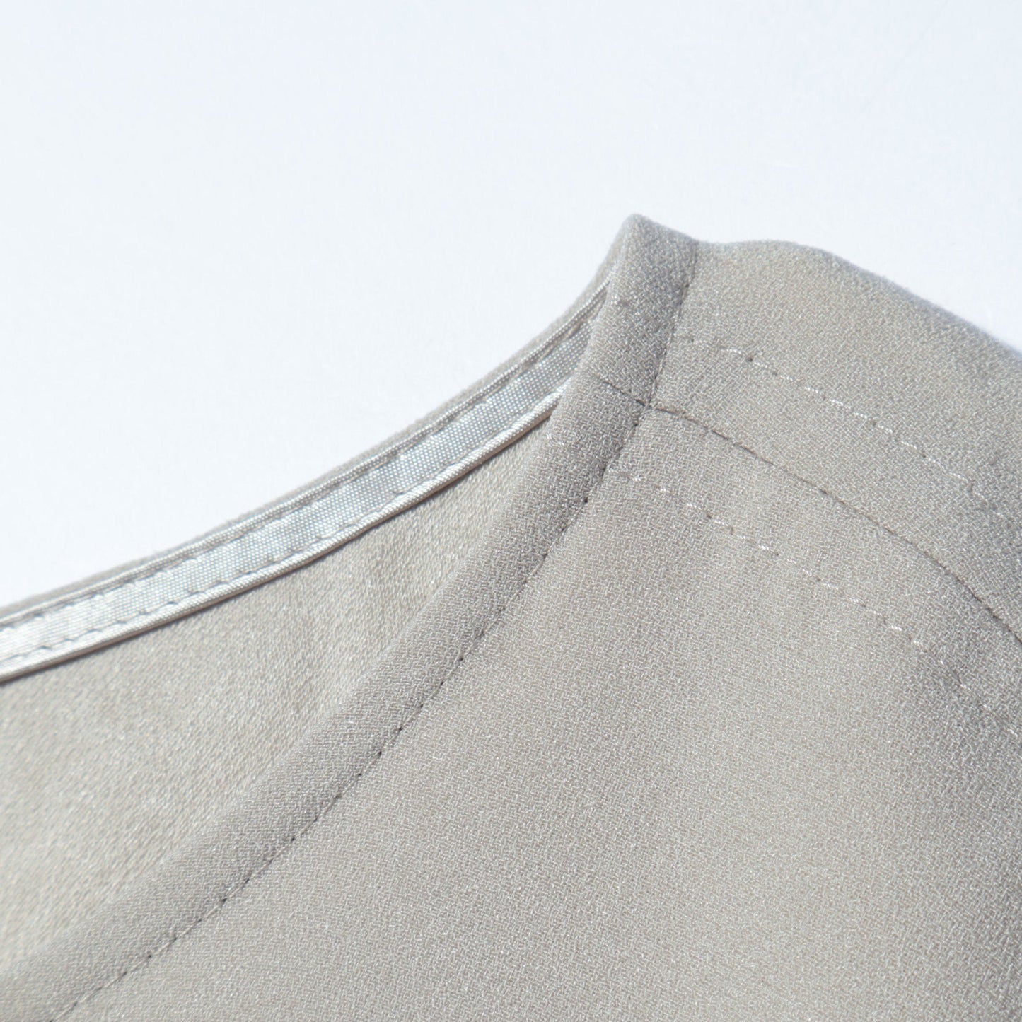 〈手洗い可能〉アセテート混 バックサテン Tブラウス