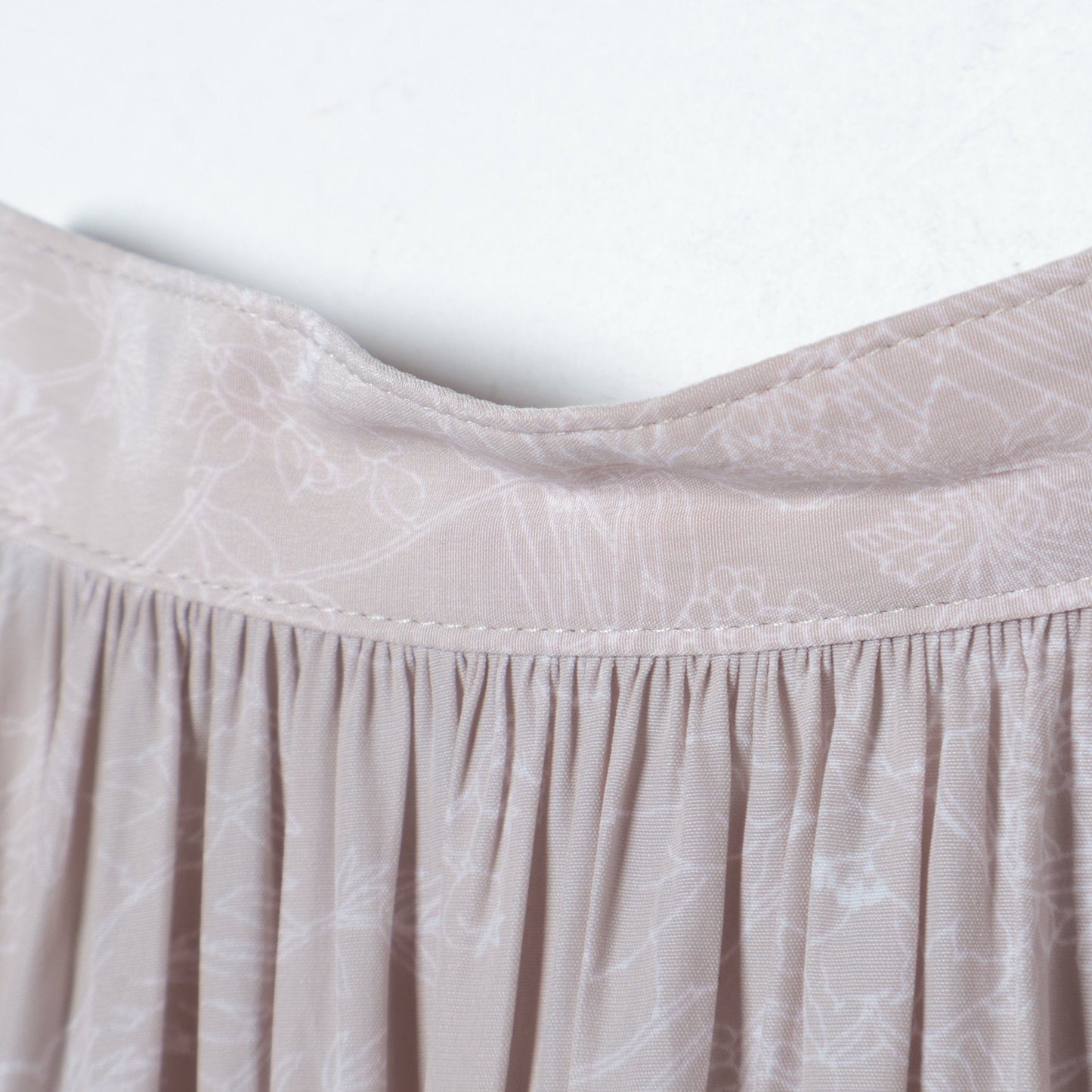 〈手洗い可能〉プリントカッセンギャザーワンピース