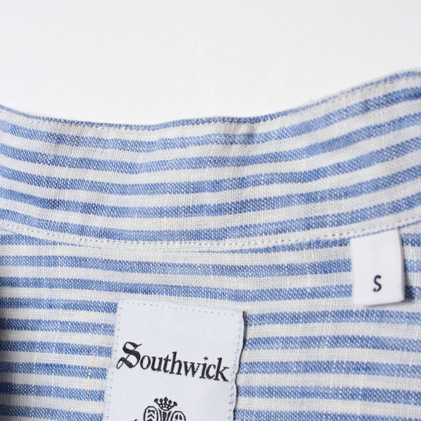 Southwick Gate Label: リネン バンドカラーシャツ