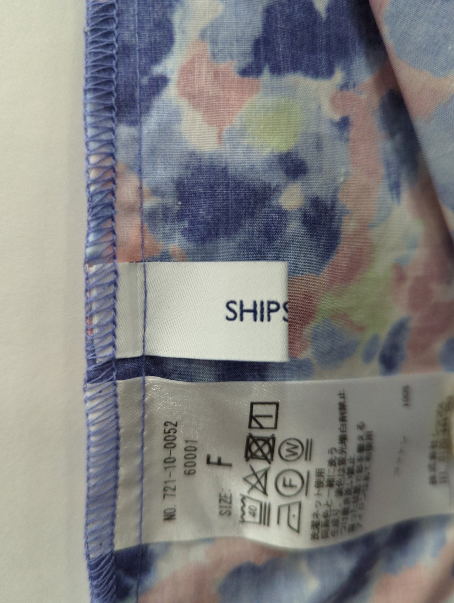 SHIPS any:〈ウォッシャブル〉Longchamp フラワー プリント フリル ブラウス