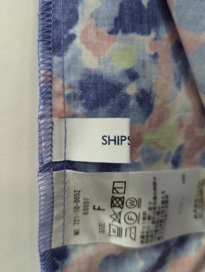 SHIPS any:〈ウォッシャブル〉Longchamp フラワー プリント フリル ブラウス
