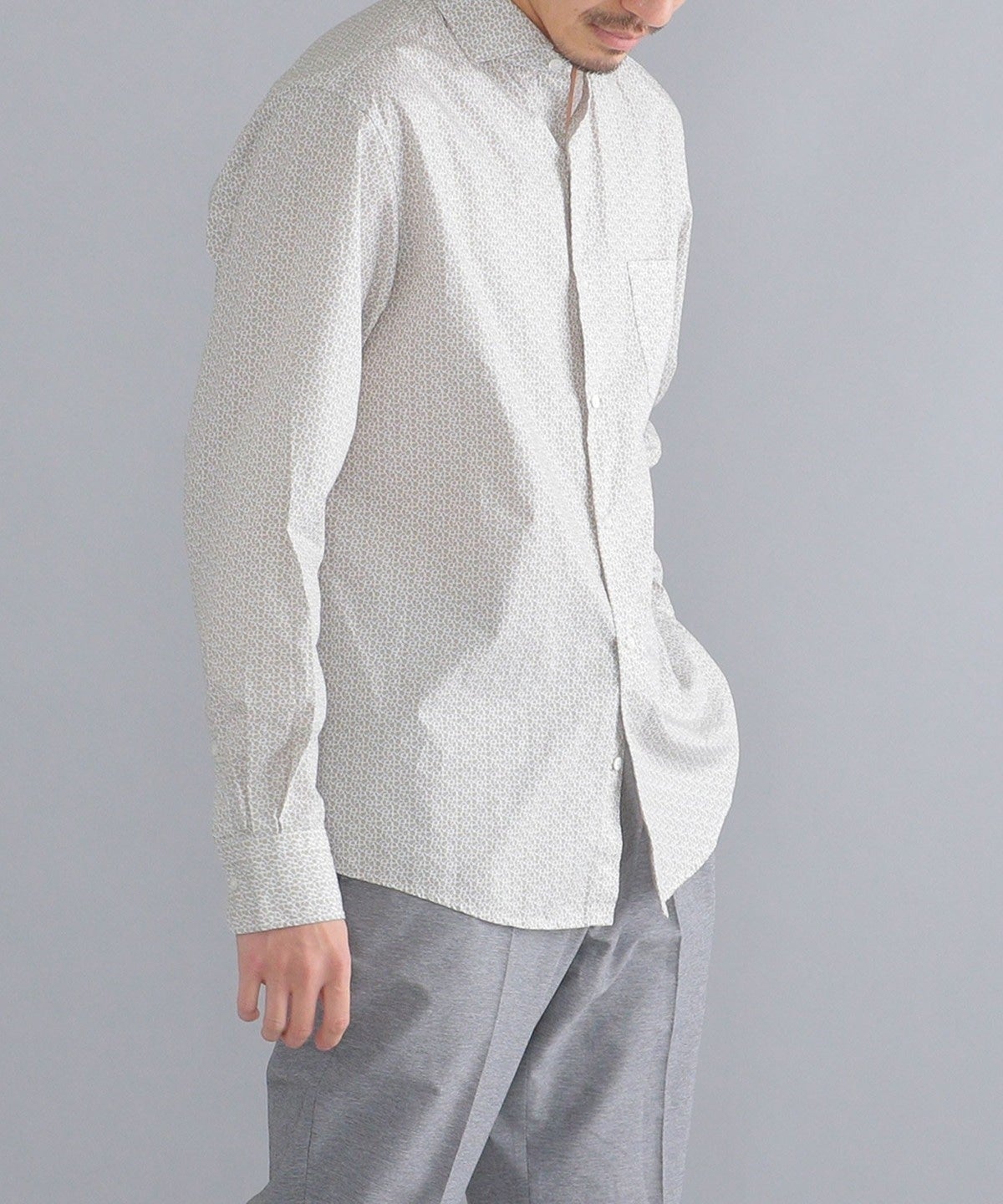 SHIPS: セミワイドカラー プリント モチーフ柄 シャツ