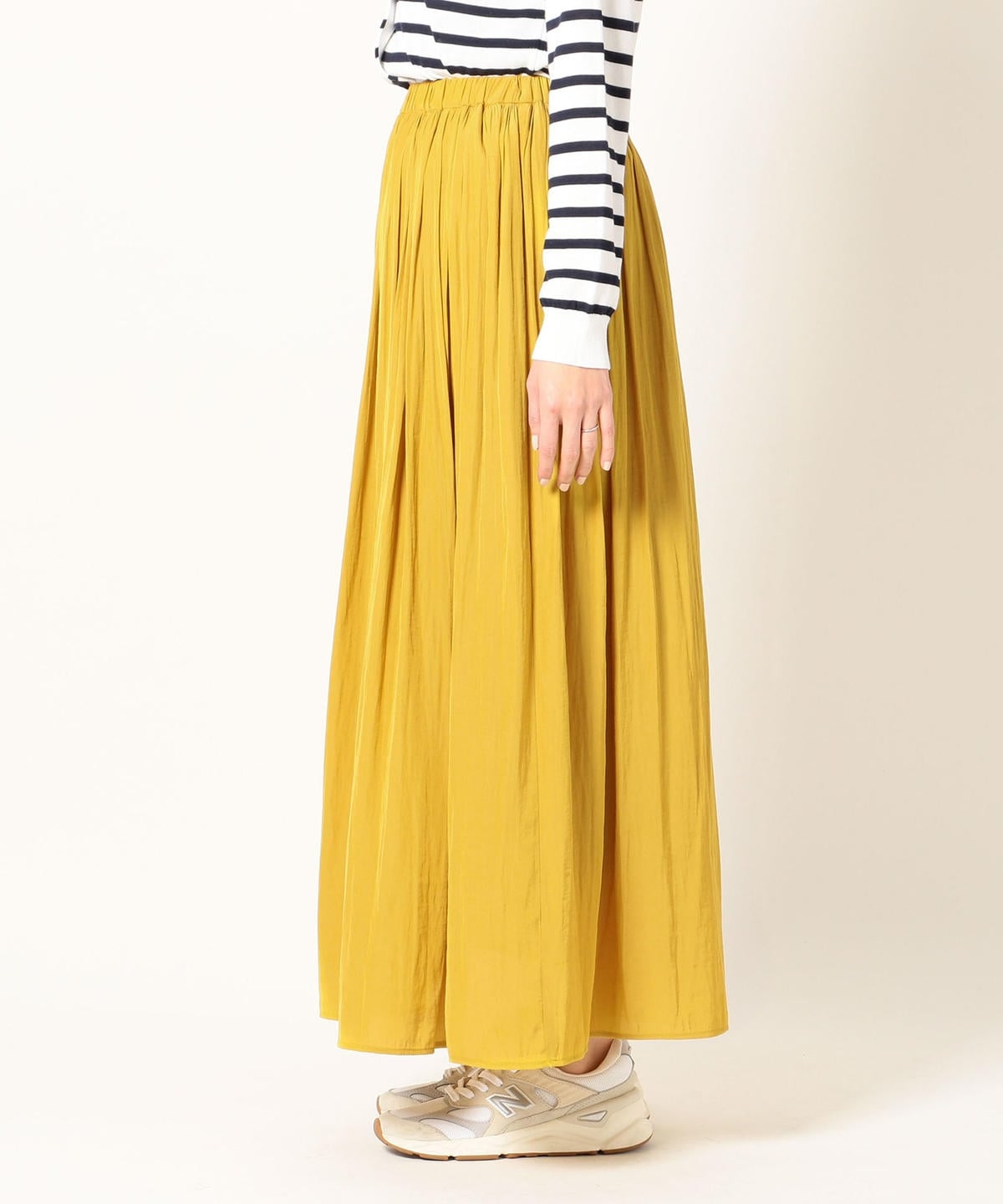 SHIPS any:パウダーサテンギャザースカート