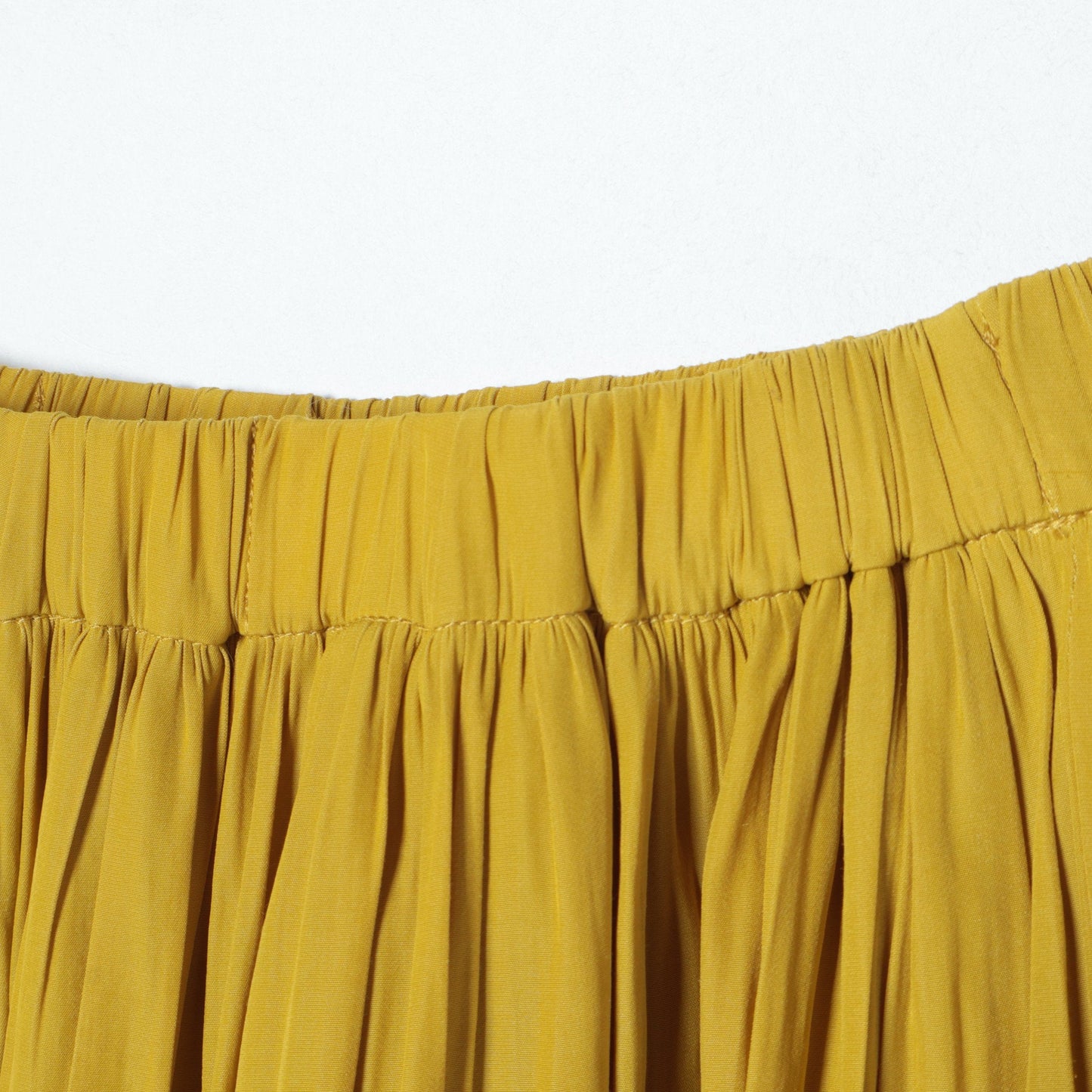 SHIPS any:パウダーサテンギャザースカート