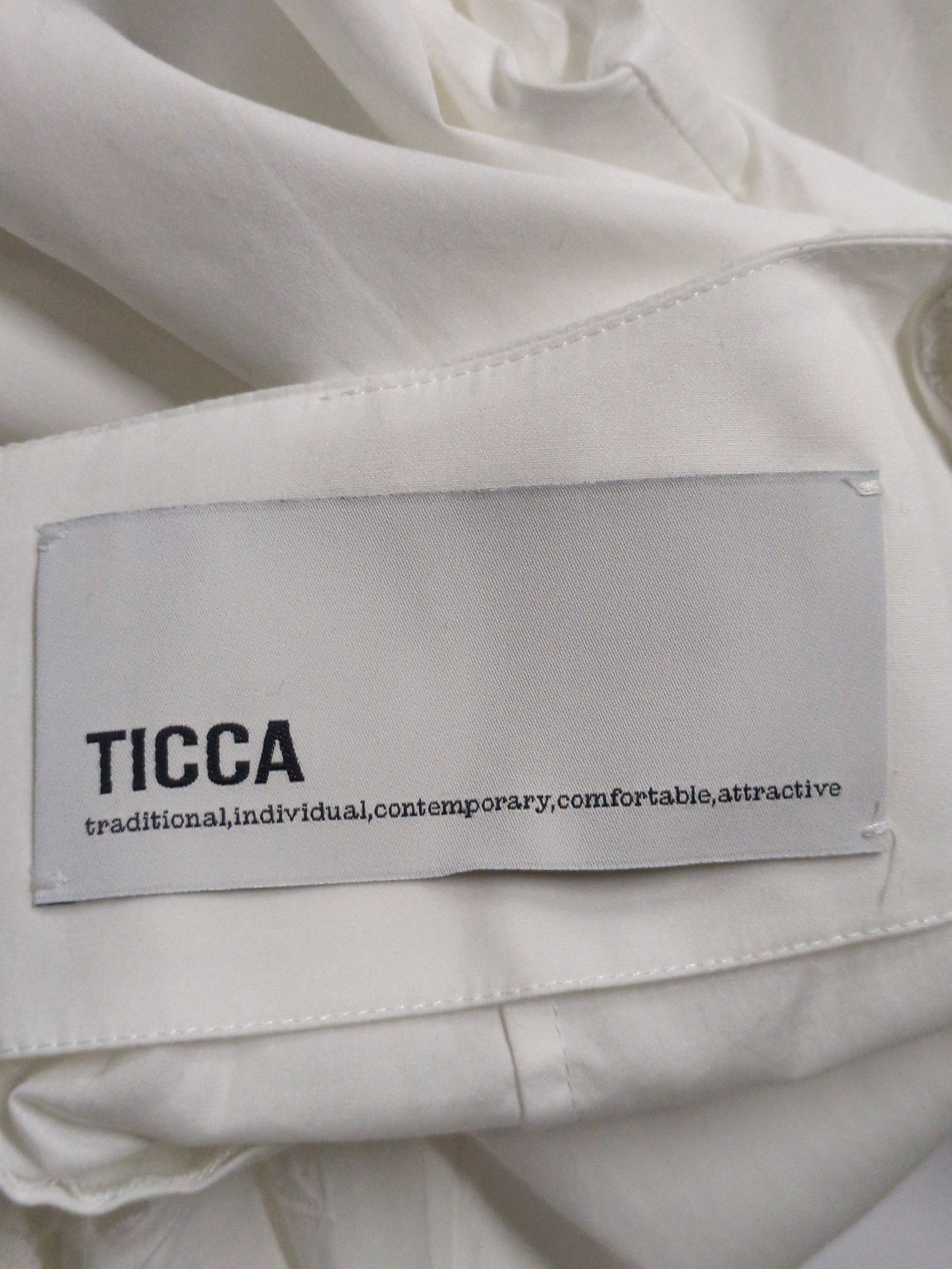 TICCA:レーススリーブブラウス