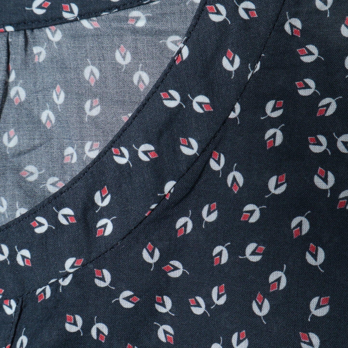 DEVAUX ローンプリントブラウス