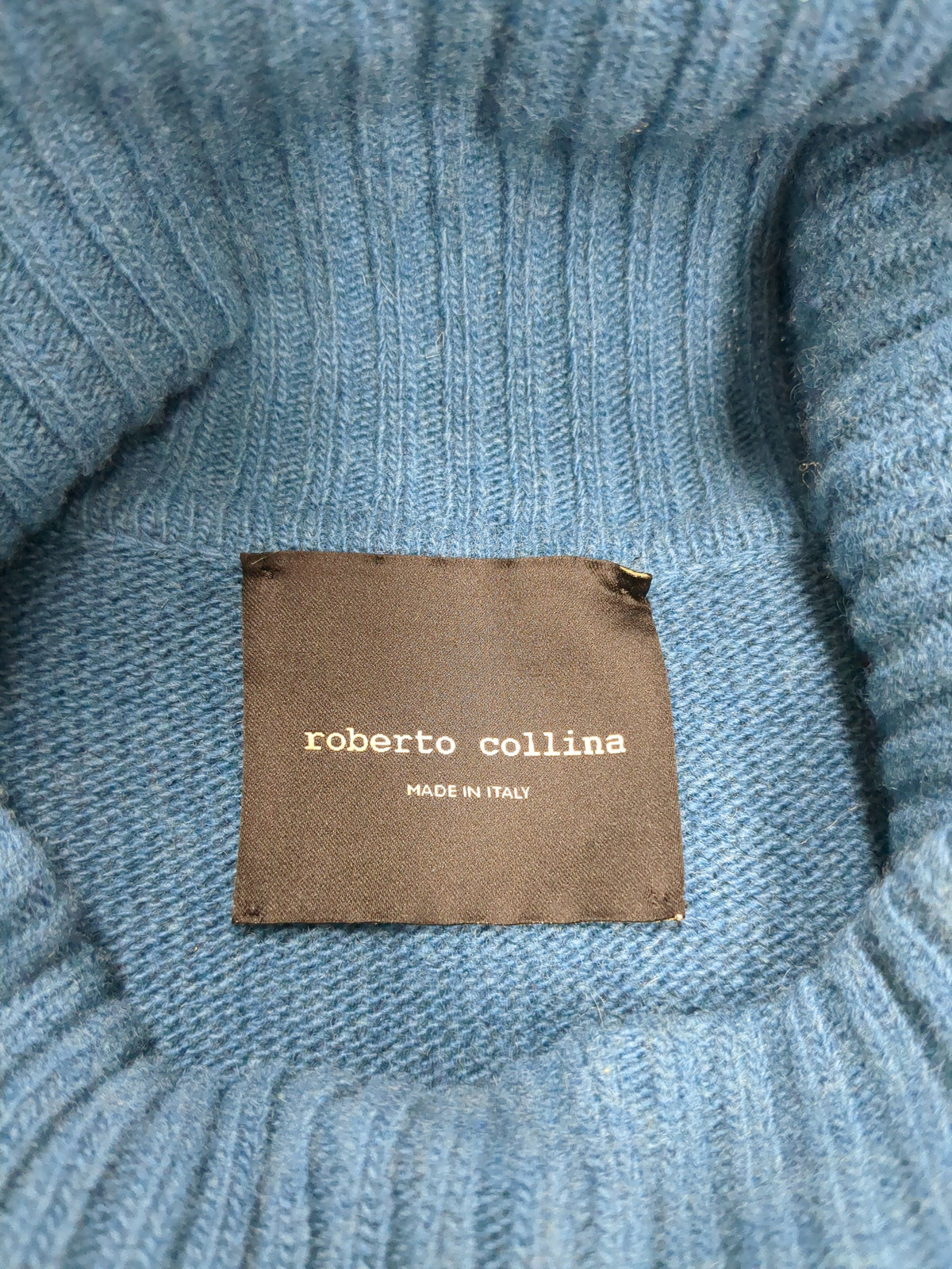 roberto collina:タートルネックポンチョ