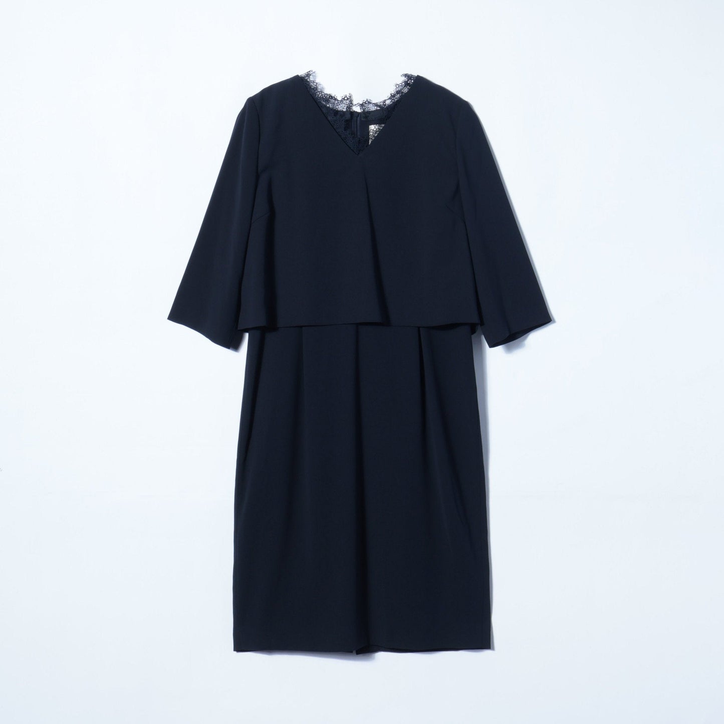 troisiemeCHACO:Vネックレースワンピース