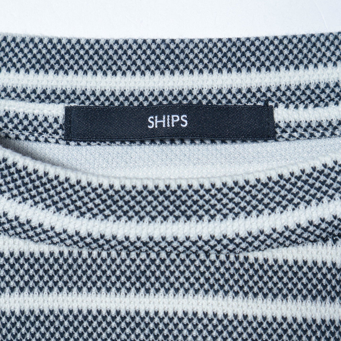 【WEB限定】SHIPS: ワンポイント ロゴ バーズアイ クルーネック ロングスリーブ Tシャツ