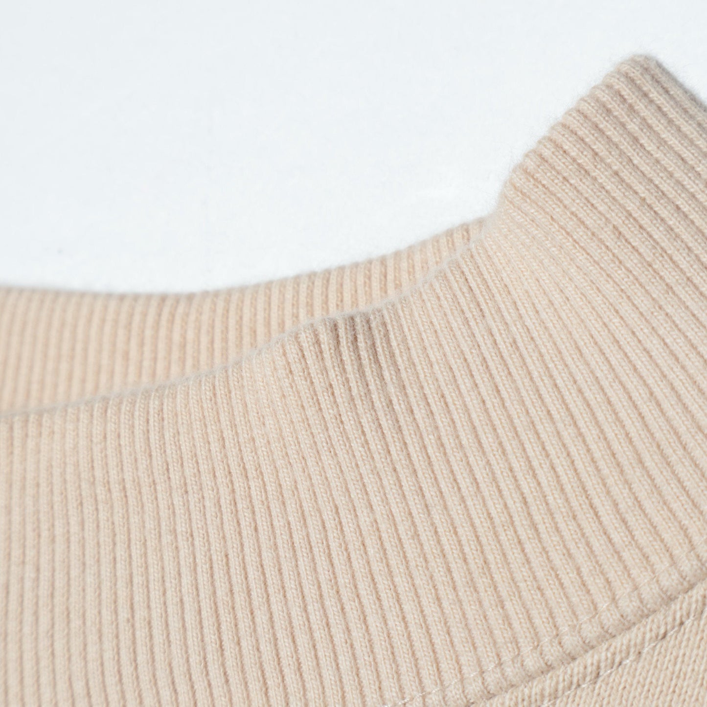 liflattie ships:ウラケハイネックスリットプルオーバー