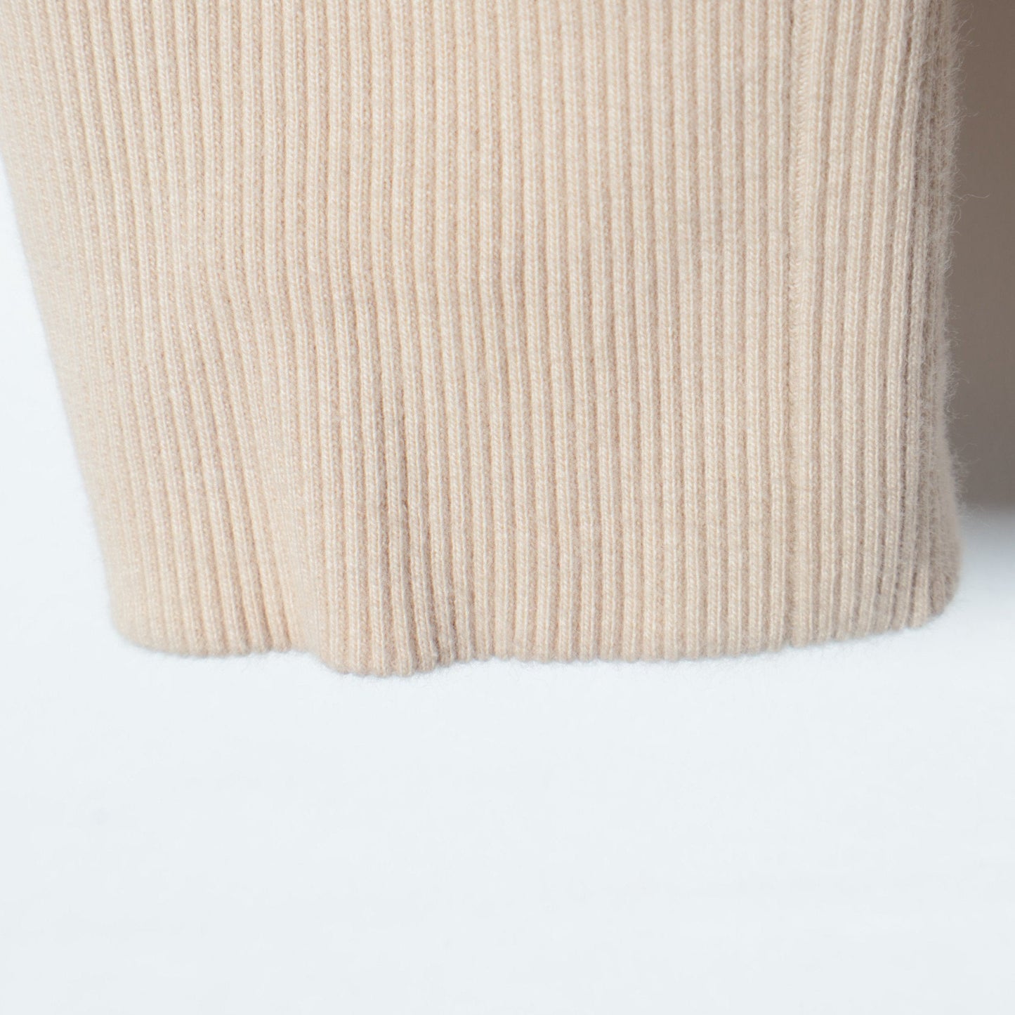 liflattie ships:ウラケハイネックスリットプルオーバー